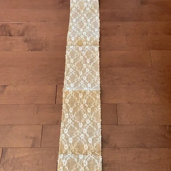 New 120” / 10 foot table runner lace and burlap - Picture 2 of 3